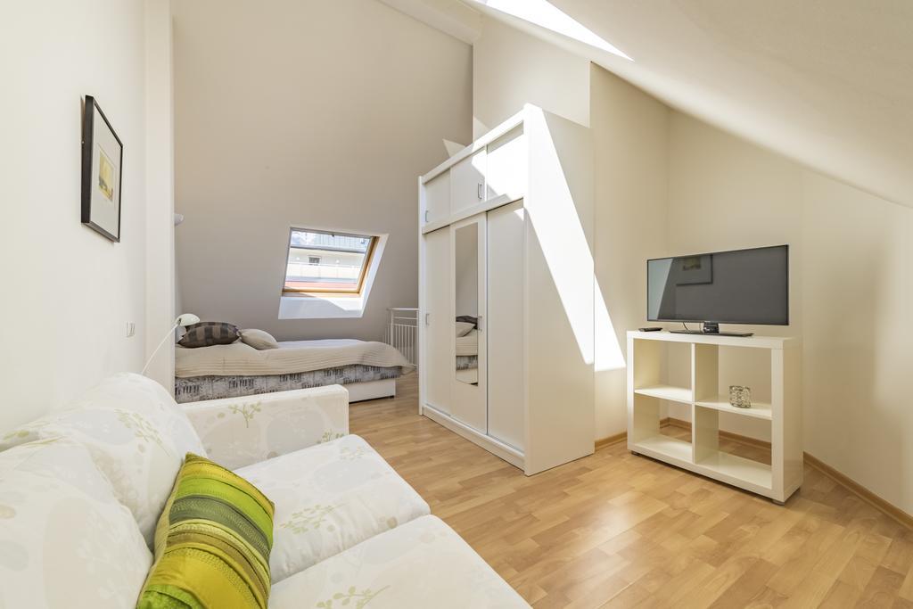 Maisonette Apartment Am Bahnhof - Adults Only Innsbruck Eksteriør bilde