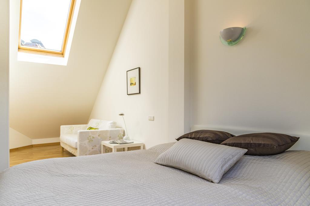 Maisonette Apartment Am Bahnhof - Adults Only Innsbruck Eksteriør bilde