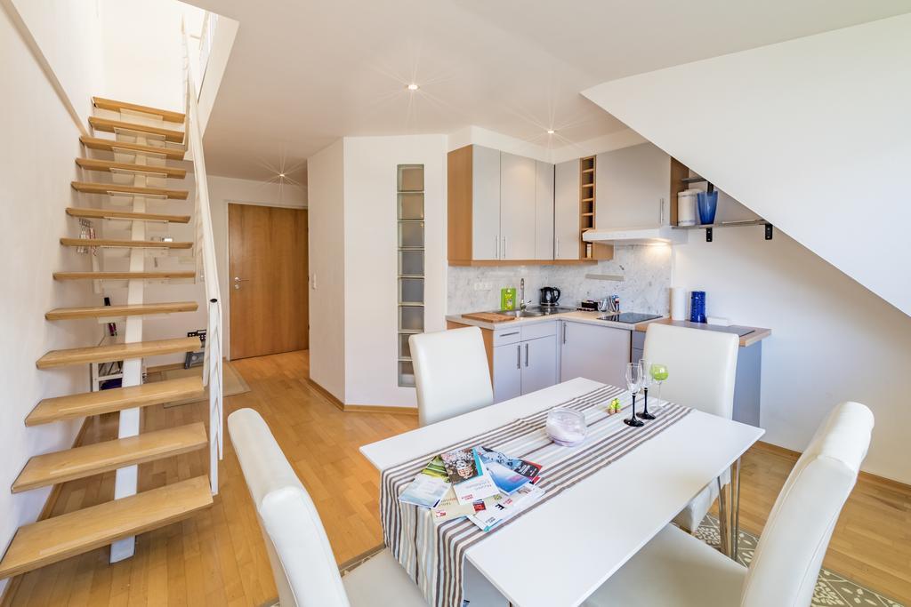 Maisonette Apartment Am Bahnhof - Adults Only Innsbruck Eksteriør bilde