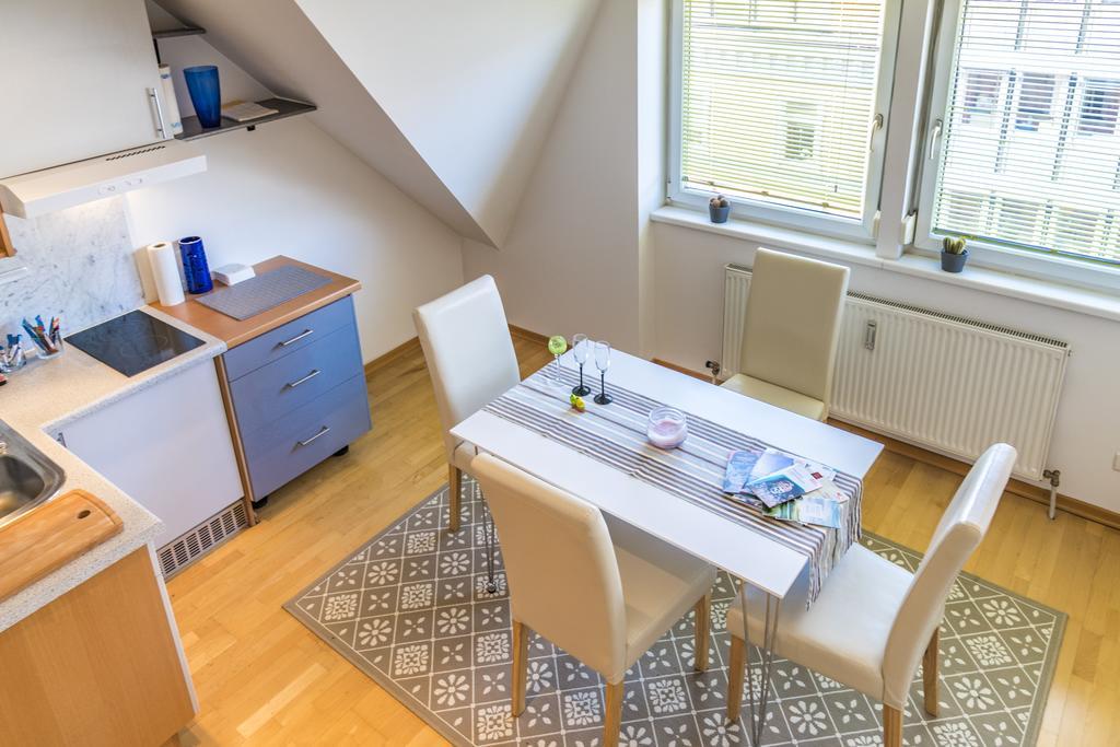Maisonette Apartment Am Bahnhof - Adults Only Innsbruck Eksteriør bilde