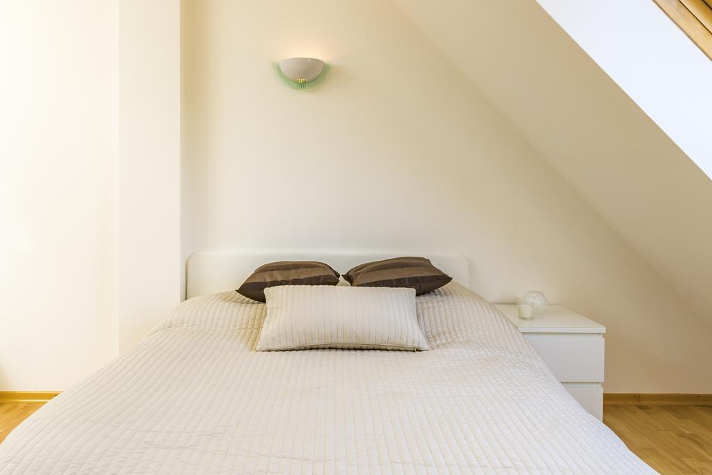 Maisonette Apartment Am Bahnhof - Adults Only Innsbruck Eksteriør bilde