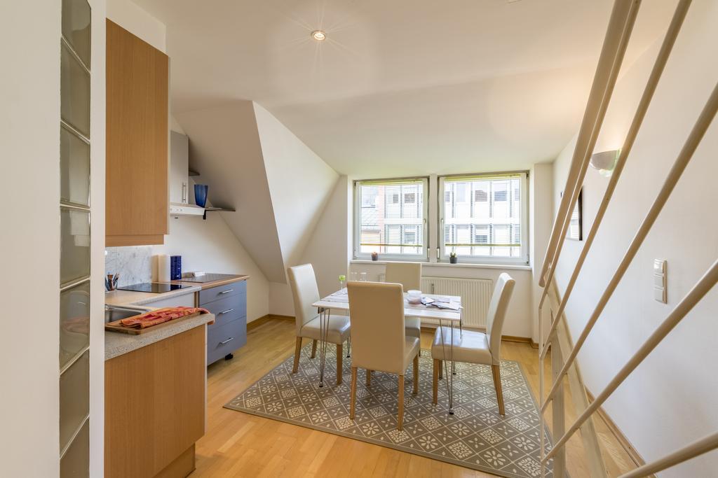 Maisonette Apartment Am Bahnhof - Adults Only Innsbruck Eksteriør bilde