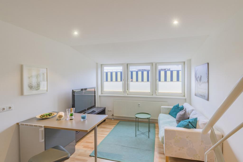 Maisonette Apartment Am Bahnhof - Adults Only Innsbruck Eksteriør bilde