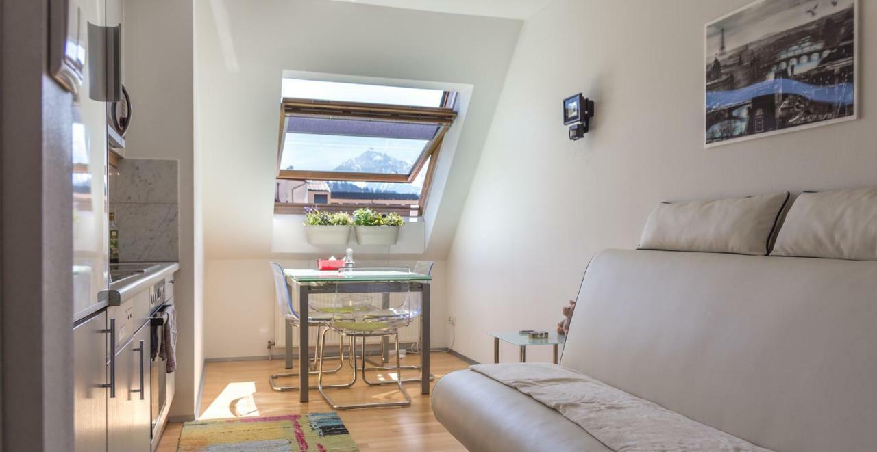 Maisonette Apartment Am Bahnhof - Adults Only Innsbruck Eksteriør bilde